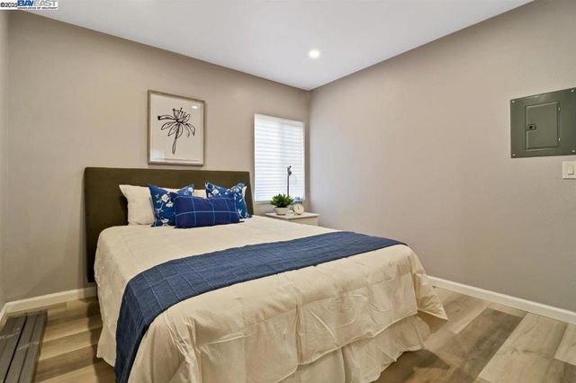 2118 Addison Ave, East Palo Alto, CA 94303