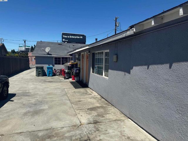 2118 Addison Ave, East Palo Alto, CA 94303