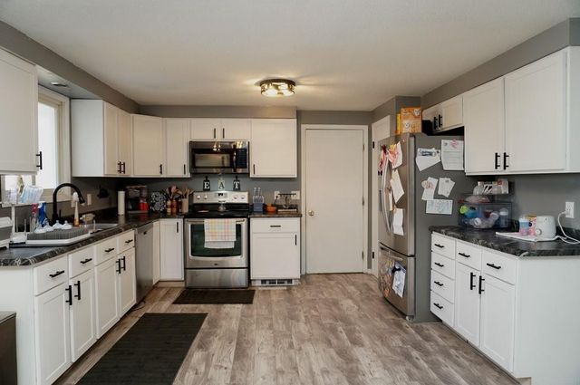 1007 11th Street, Charles City, IA 50616