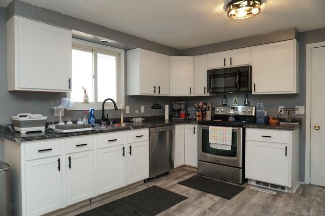 1007 11th Street, Charles City, IA 50616