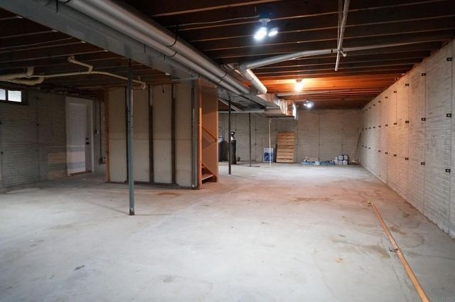 1007 11th Street, Charles City, IA 50616