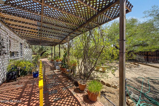 2123 E Fort Lowell Road, Tucson, AZ 85719