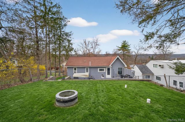 6 Glendale Road, Greenwood Lake, NY 10925