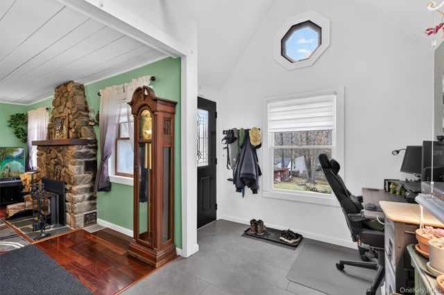 6 Glendale Road, Greenwood Lake, NY 10925