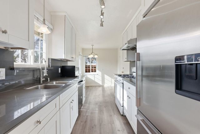 10 10 E Vivian Dr, Pleasant Hill, CA 94523