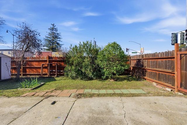 10 10 E Vivian Dr, Pleasant Hill, CA 94523