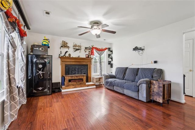 816 Estelle CT, Newport News, VA 23608