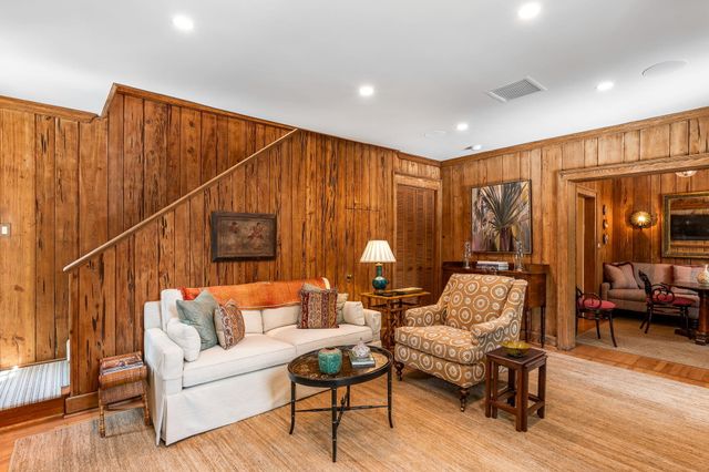 63 King Street, Charleston, SC 29401