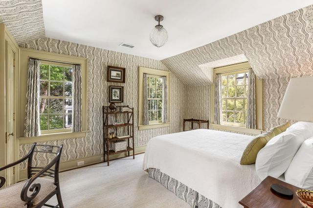 63 King Street, Charleston, SC 29401