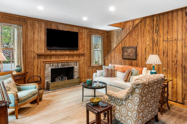 63 King Street, Charleston, SC 29401