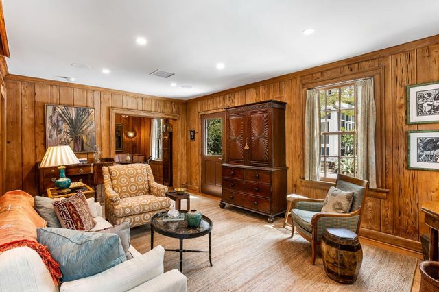 63 King Street, Charleston, SC 29401