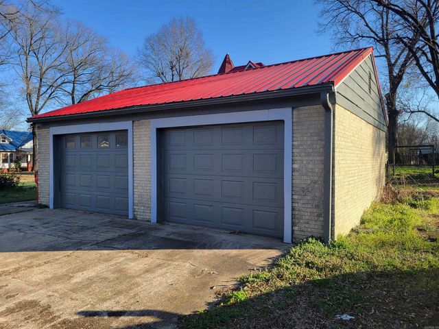 709 N Morrill Street, Morrilton, AR 72110