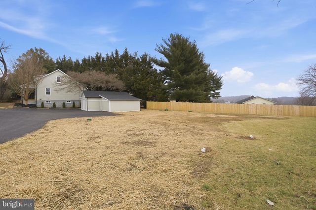 13815 JARRETTSVILLE PIKE, Phoenix, MD 21131