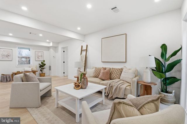 13815 JARRETTSVILLE PIKE, Phoenix, MD 21131