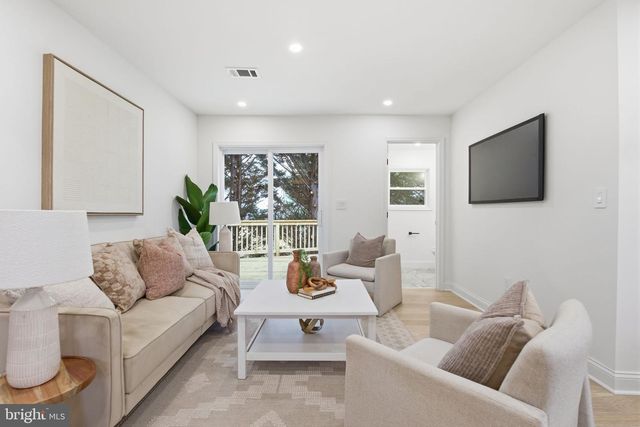 13815 JARRETTSVILLE PIKE, Phoenix, MD 21131