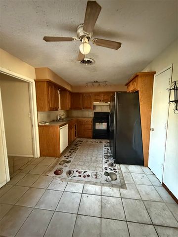 340 NW 62nd St, Lawton, OK 73505