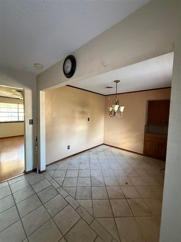 340 NW 62nd St, Lawton, OK 73505