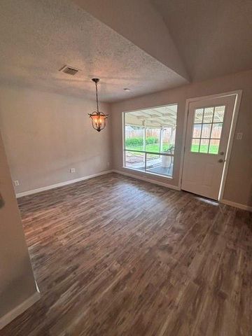 122 Greenshire Drive, League City, TX 77573