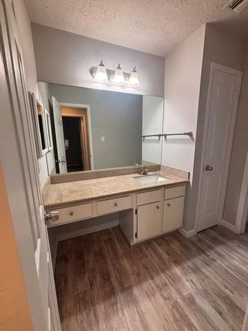 122 Greenshire Drive, League City, TX 77573