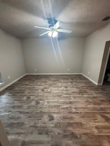 122 Greenshire Drive, League City, TX 77573