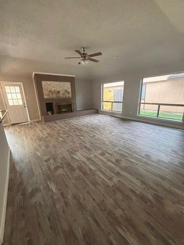 122 Greenshire Drive, League City, TX 77573