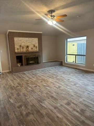 122 Greenshire Drive, League City, TX 77573