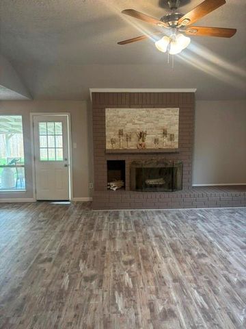 122 Greenshire Drive, League City, TX 77573