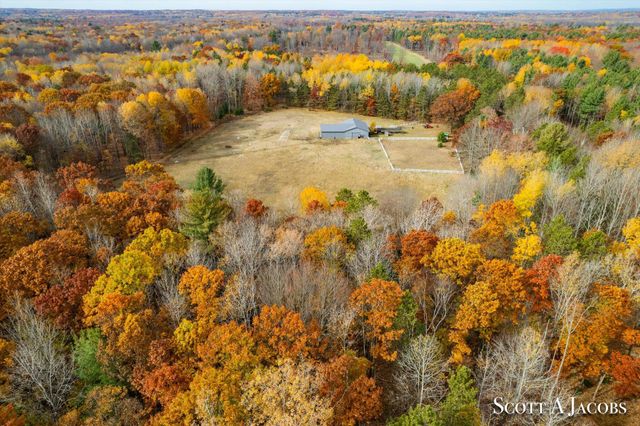 1125 Chaput Drive, Sears, MI 49679