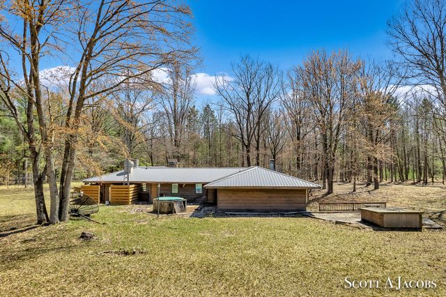 1125 Chaput Drive, Sears, MI 49679