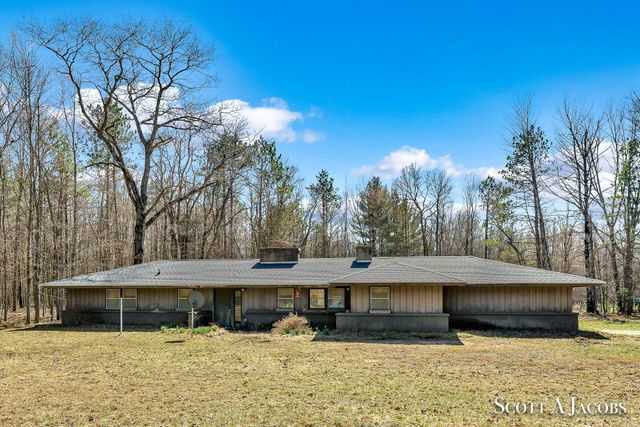 1125 Chaput Drive, Sears, MI 49679