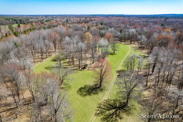 1125 Chaput Drive, Sears, MI 49679