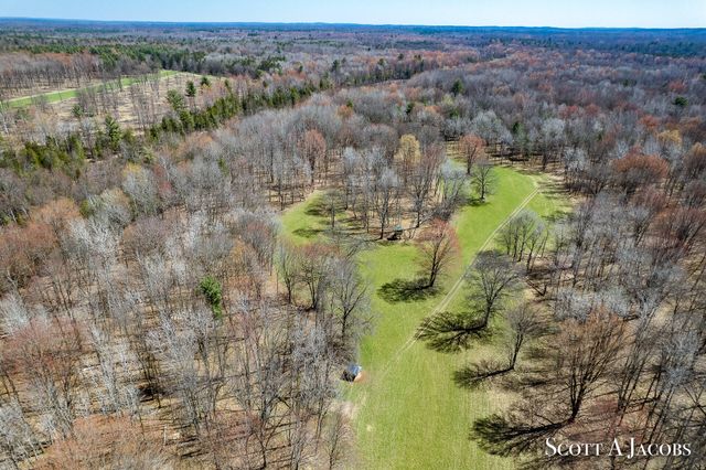 1125 Chaput Drive, Sears, MI 49679