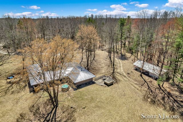 1125 Chaput Drive, Sears, MI 49679