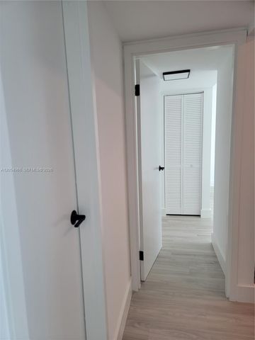 2655 Collins Avenue 608, Miami Beach, FL 33140