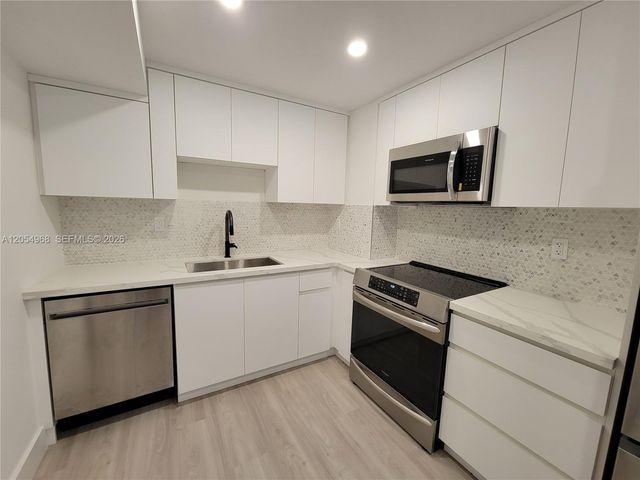 2655 Collins Avenue 608, Miami Beach, FL 33140