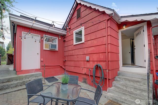 112 NW 83rd Street, Seattle, WA 98117