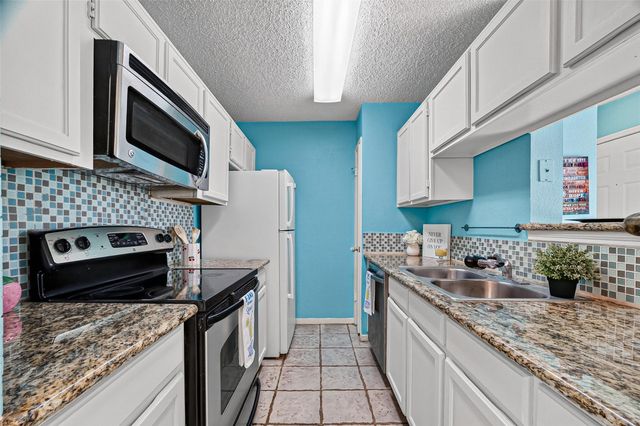 2121 Hepburn Street 1106, Houston, TX 77054
