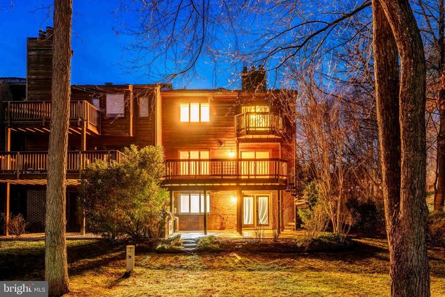 2261 CEDAR COVE CT, Reston, VA 20191