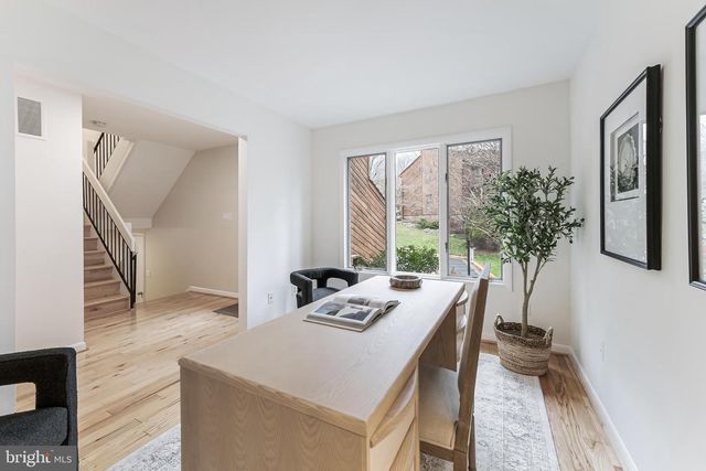 2261 CEDAR COVE CT, Reston, VA 20191