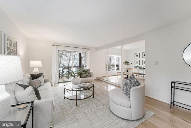 2261 CEDAR COVE CT, Reston, VA 20191