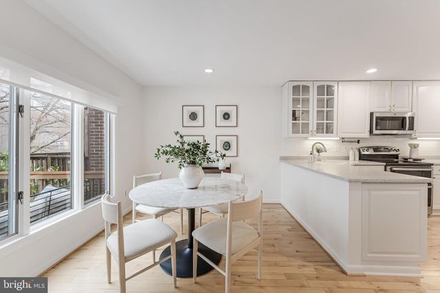 2261 CEDAR COVE CT, Reston, VA 20191