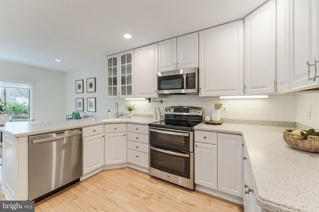 2261 CEDAR COVE CT, Reston, VA 20191