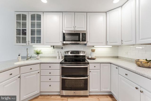 2261 CEDAR COVE CT, Reston, VA 20191