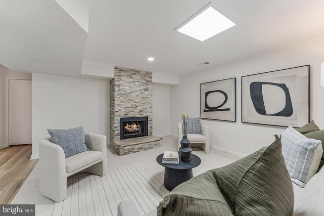 2261 CEDAR COVE CT, Reston, VA 20191