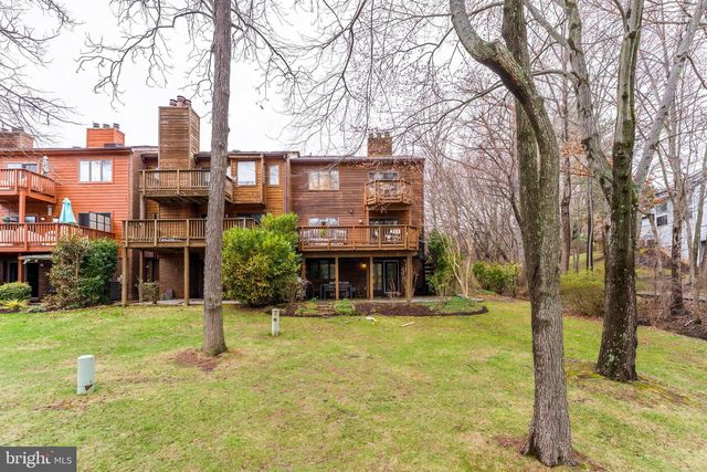 2261 CEDAR COVE CT, Reston, VA 20191