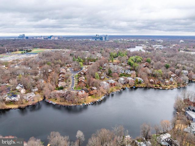 2261 CEDAR COVE CT, Reston, VA 20191