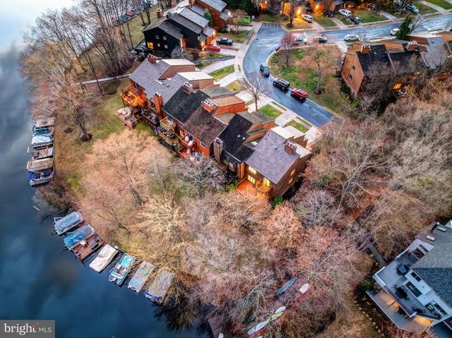 2261 CEDAR COVE CT, Reston, VA 20191