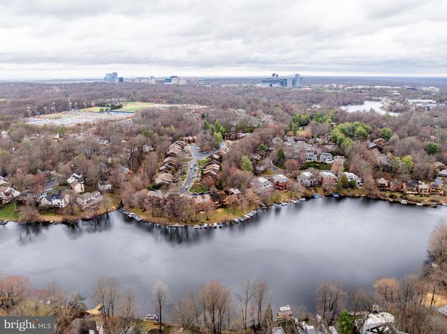 2261 CEDAR COVE CT, Reston, VA 20191