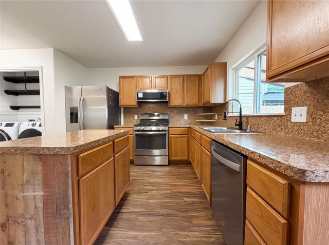 9881 Hyacinth Way, Conroe, TX 77385