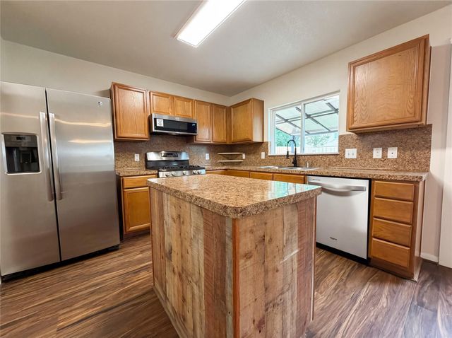 9881 Hyacinth Way, Conroe, TX 77385